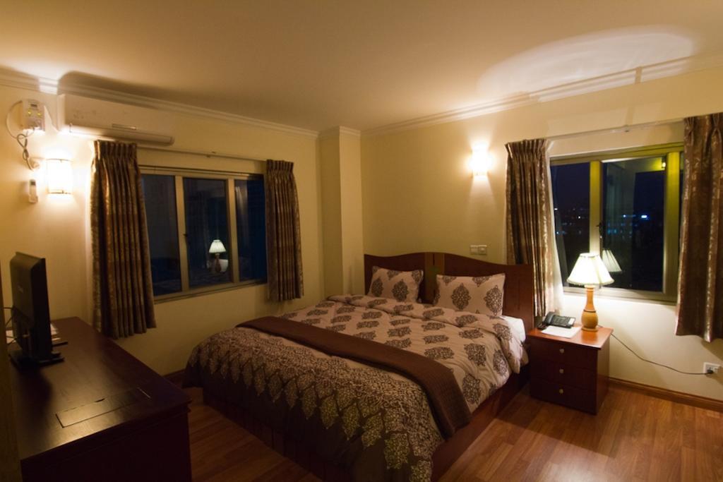 Millennium Hotel Янгон Екстериор снимка
