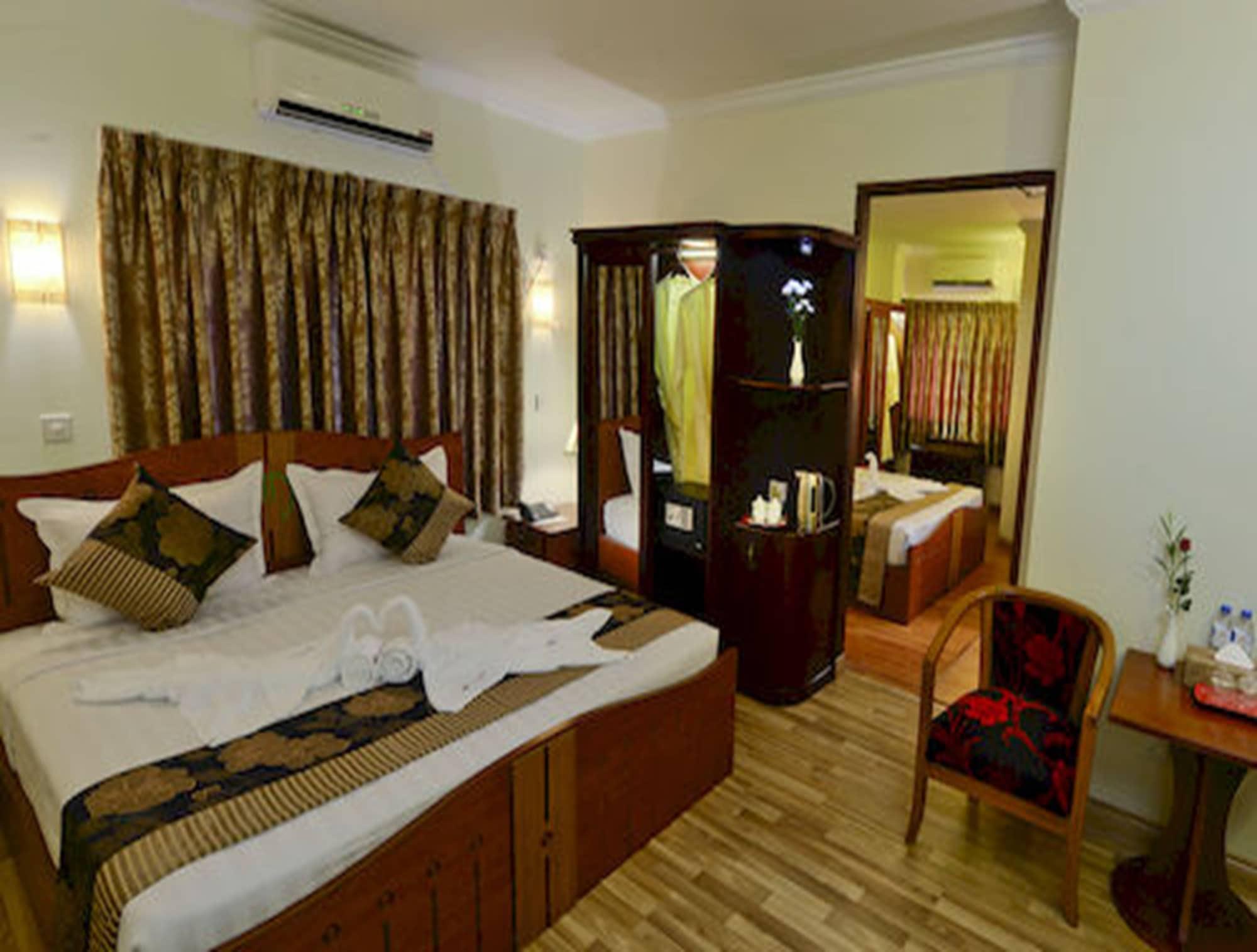 Millennium Hotel Янгон Екстериор снимка